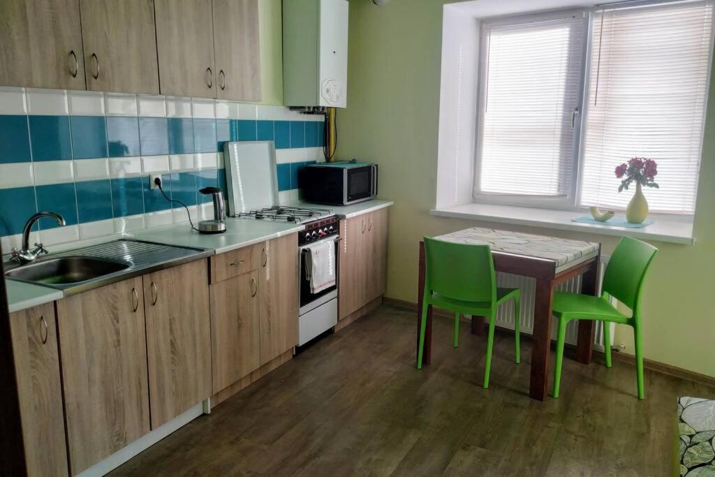 Family And Friends Apartment Ternopil Exteriör bild